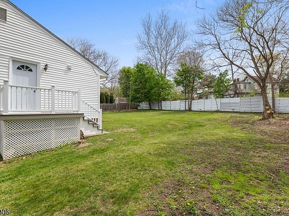 5th image of 14 Lincoln Ave