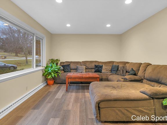 4th image of 14769 Lakeshore Dr