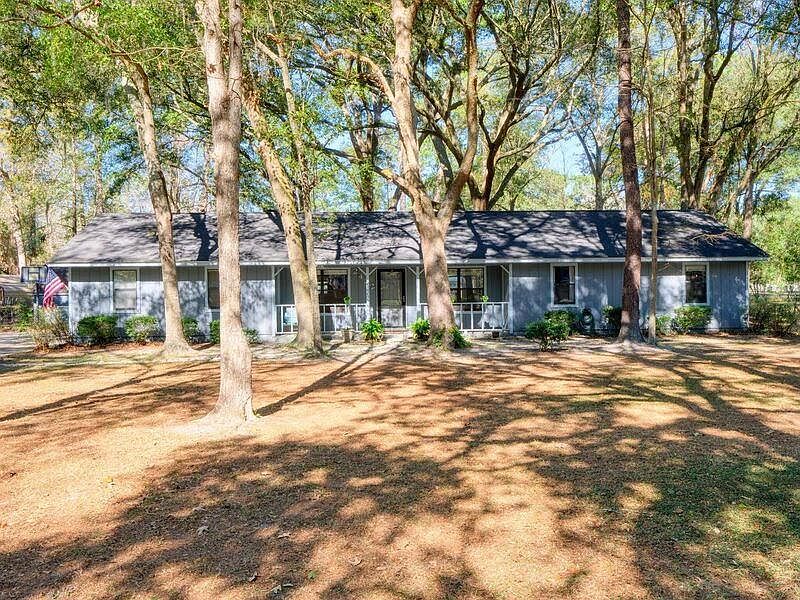 1st image of 2422 Lochwood Dr