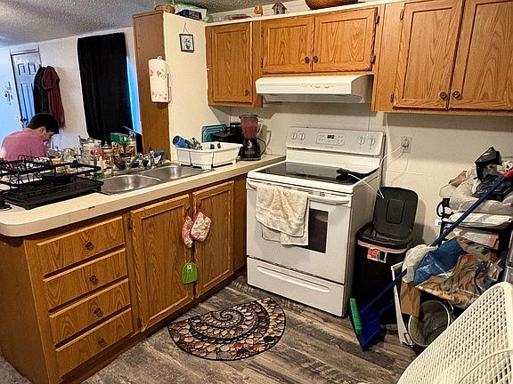 3rd image of 4115 Davis Dr