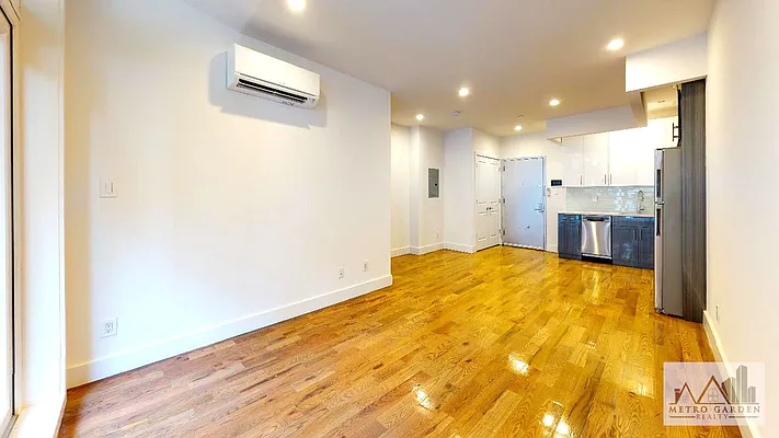 Rented by Metro Garden Realty NYC | media 40