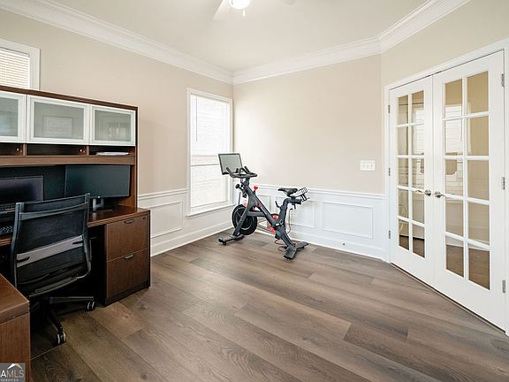 3rd image of 107 Fairgate Dr