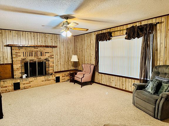 2nd image of 427 Cedar Rd