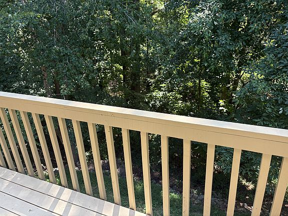 5th image of 1101 Creekside Pl