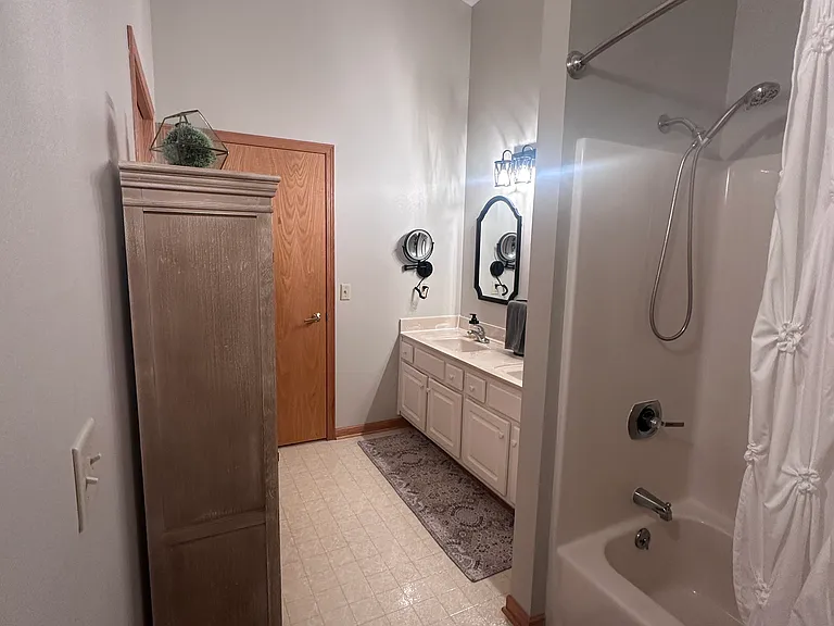 442 Meadowridge Cir — Photo 18