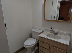 48 Briceland Thorn Rd, Redway, CA