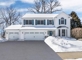 1082 Potomac Ct, Grayslake, IL 60030