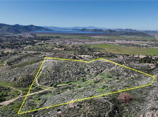 14 Starlight Mesa Dr, Hemet, CA 92543