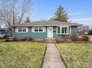 1633 Roanoak Ave, Aurora, IL 60506