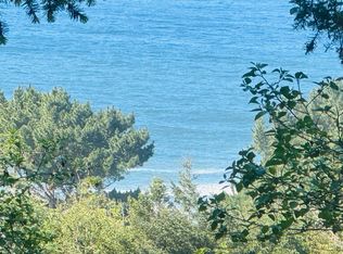 865 Upper Pacific Dr, Whitethorn, CA 95589