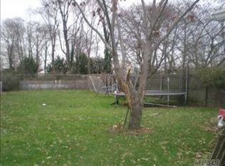 47 Maple Ave, Bay Shore, NY 11706