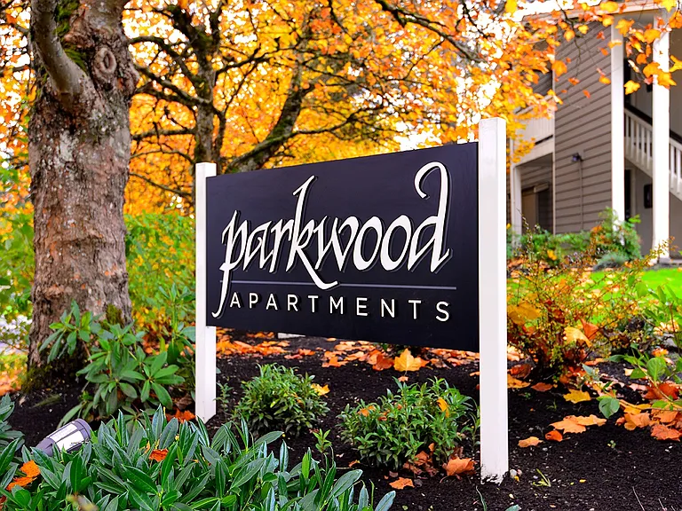 Parkwood Apartments — Photo 12
