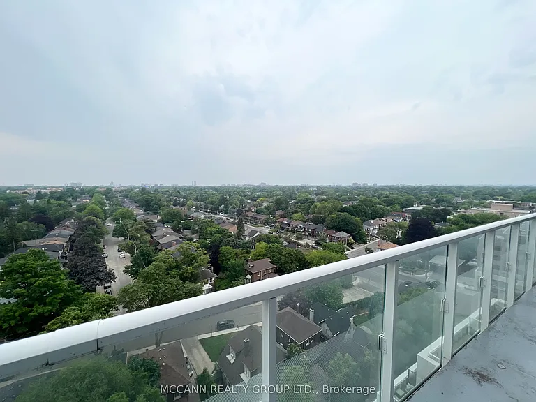 3018 Yonge St #UPH8 — Photo 21