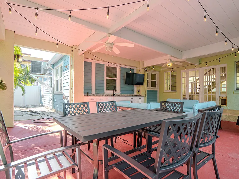 105 21st Ave — Photo 36