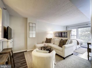 601 Pennsylvania Ave NW APT 201, Washington, DC 20004