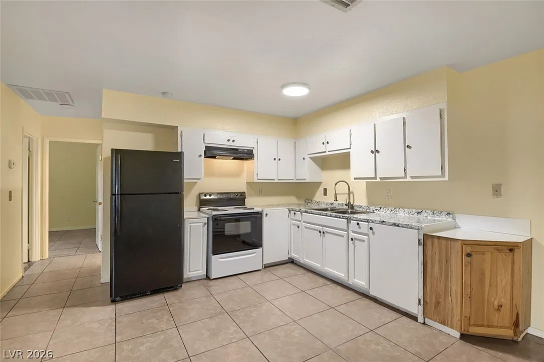 2 bed, 1.0 bath, 1832 sqft, $1,150 — Photo 2