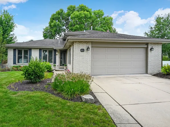8211 Sawyer Ct, Darien, IL 60561
