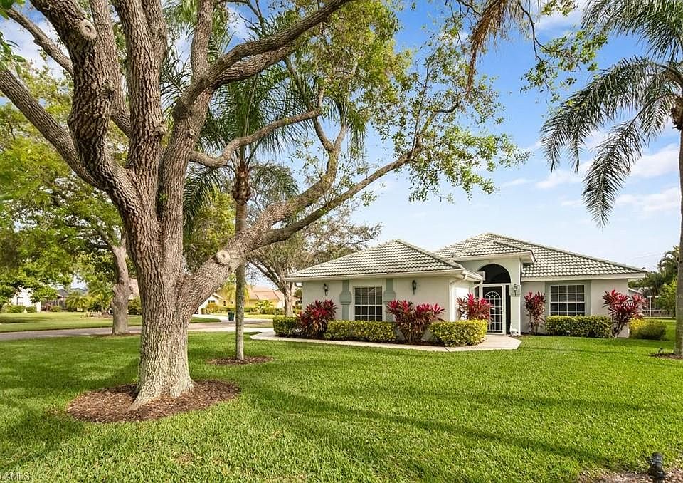 501 Kings Way Naples Fl 34104 Zillow