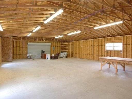 3rd image of 2933 OAK HOLLOW