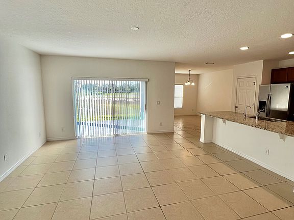 3rd image of 124 Primrose Dr