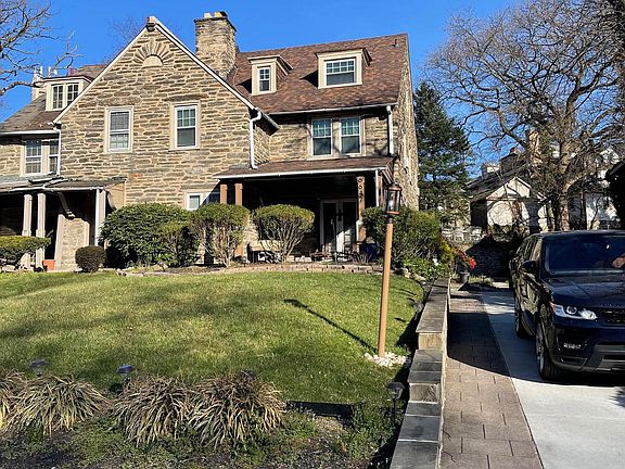2nd image of 6647 Lincoln Dr