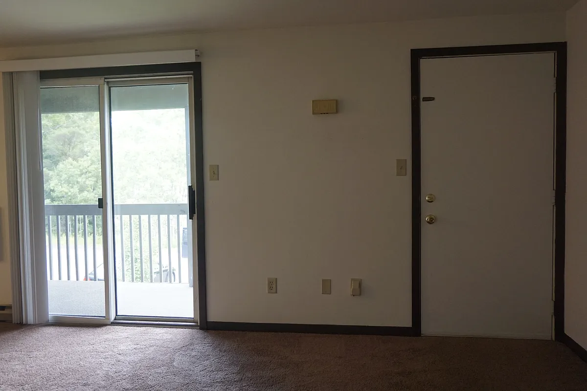 Building Photo - 117 Bornt Hill Rd #1