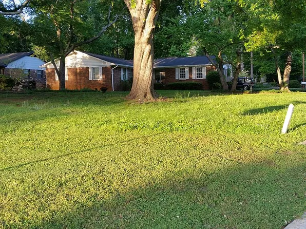 1820 Evergreen Ln, Alpharetta, GA 30009