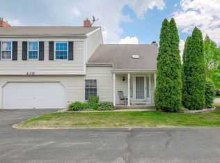 2S737 Grove Ln, Warrenville, IL 60555