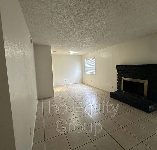 3525 S County Center Dr — Photo 4