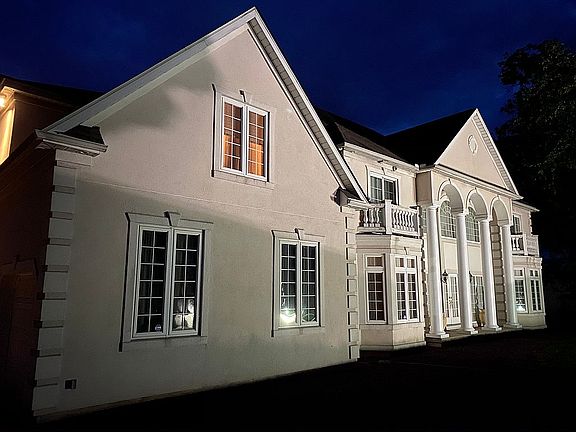 Attached 3 car garage