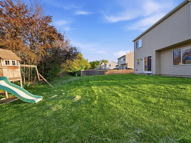 950 Donnelly Pl — Photo 44