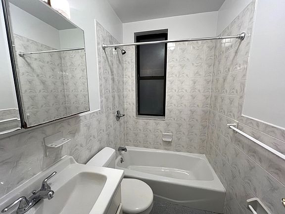 4th image of 147 E 90th St #2C
