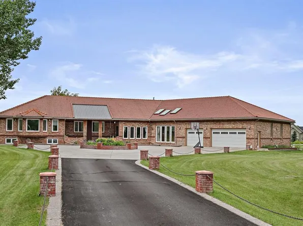 242125 8th St E, Foothills County, AB T1S 3L2