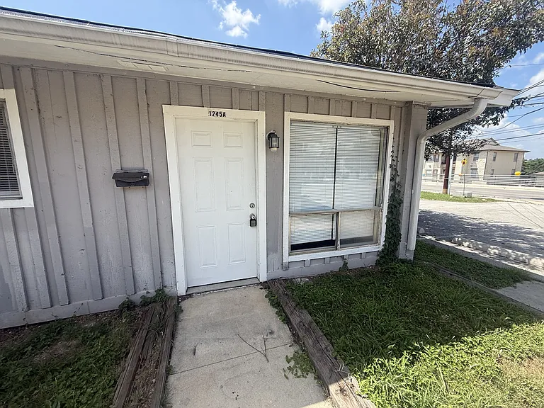 1243 N Lbj Dr #B — Photo 8