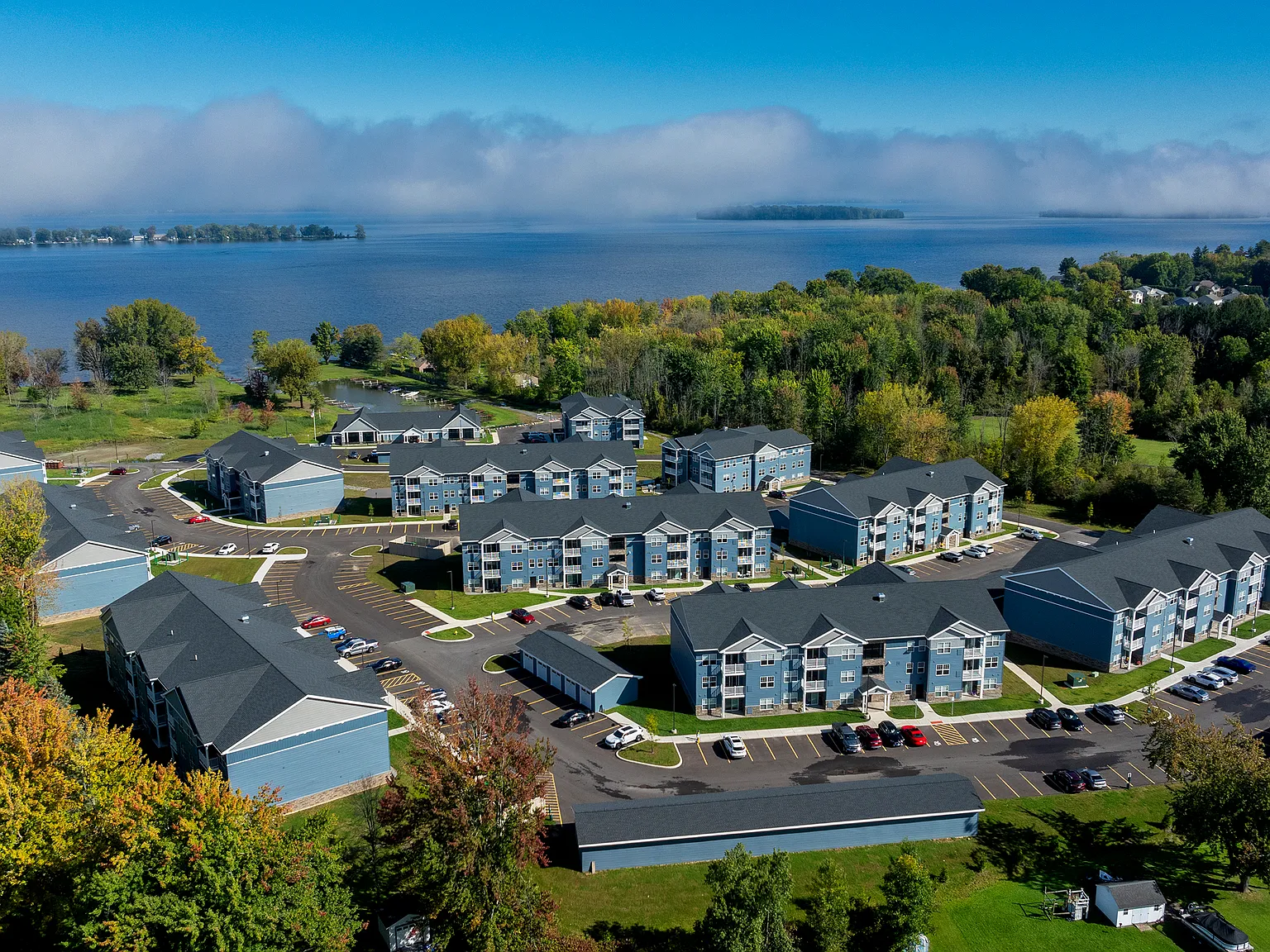 Loso Lakeside Apartments — Photo 2
