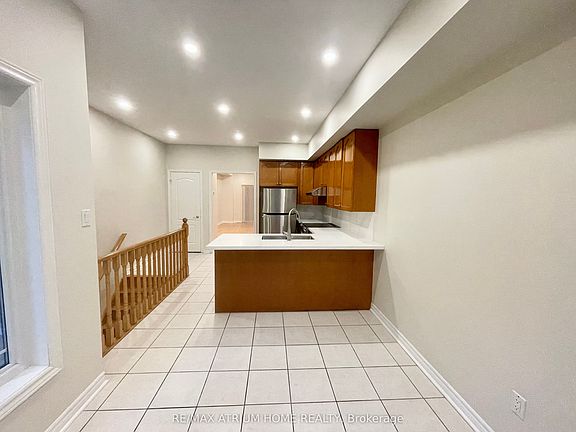5th image of 10 William Poole Way