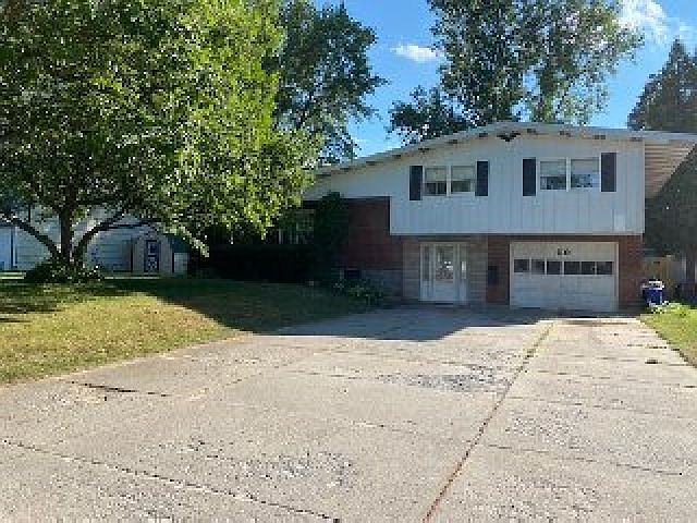 1st image of 10 Clarkson Ave