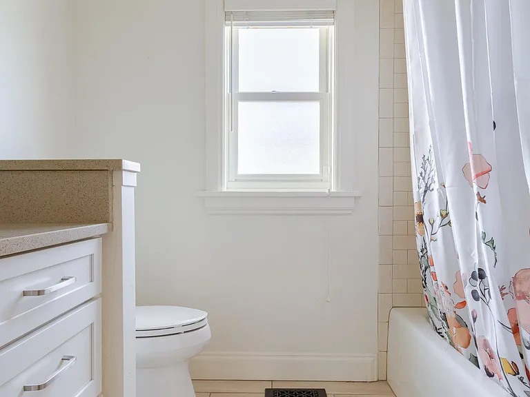 590 S Williams St — Photo 18