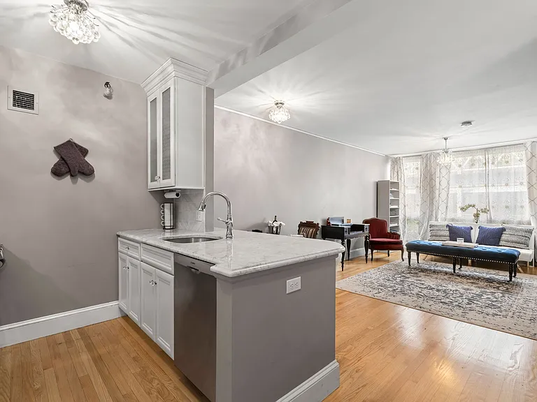 42 8th St #4106 — Photo 9