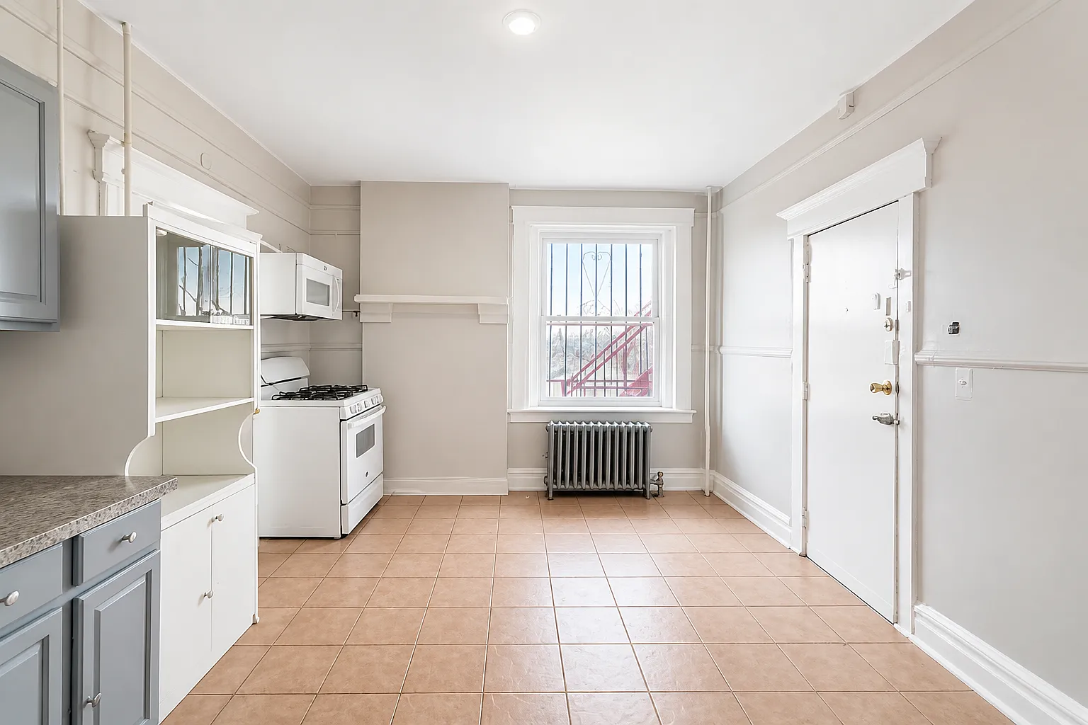 2 bed, $1,650 — Photo 2