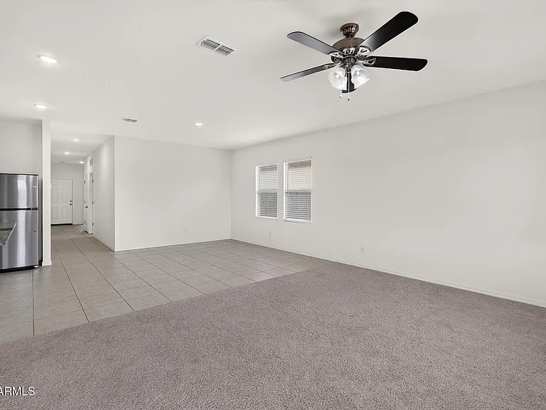 2097 E Grazing Meadow Ln — Photo 8