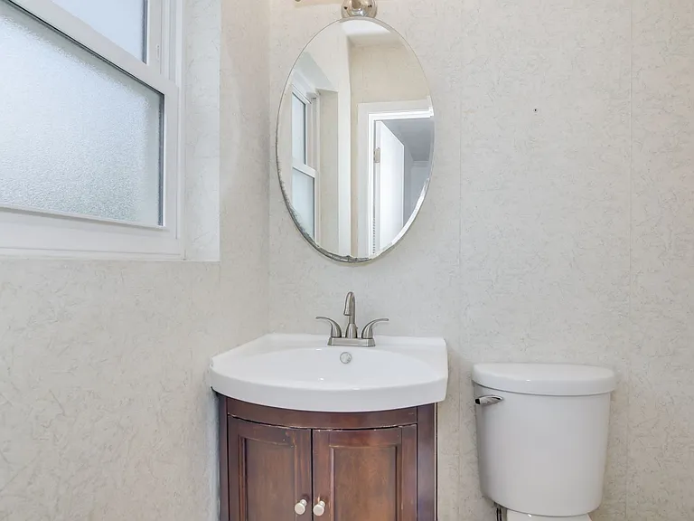 373 Westmont Dr — Photo 21
