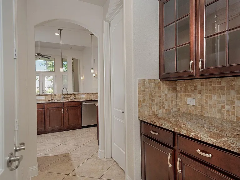 46 Caprice Bend Pl — Photo 15