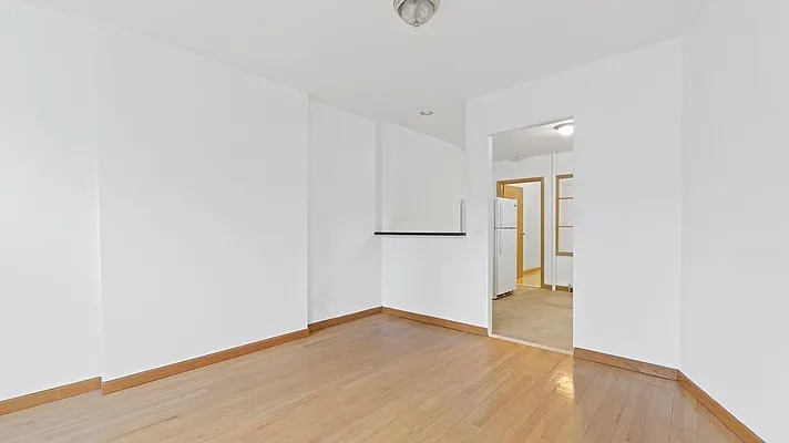 Rented by Ting's Brokerage | media 7