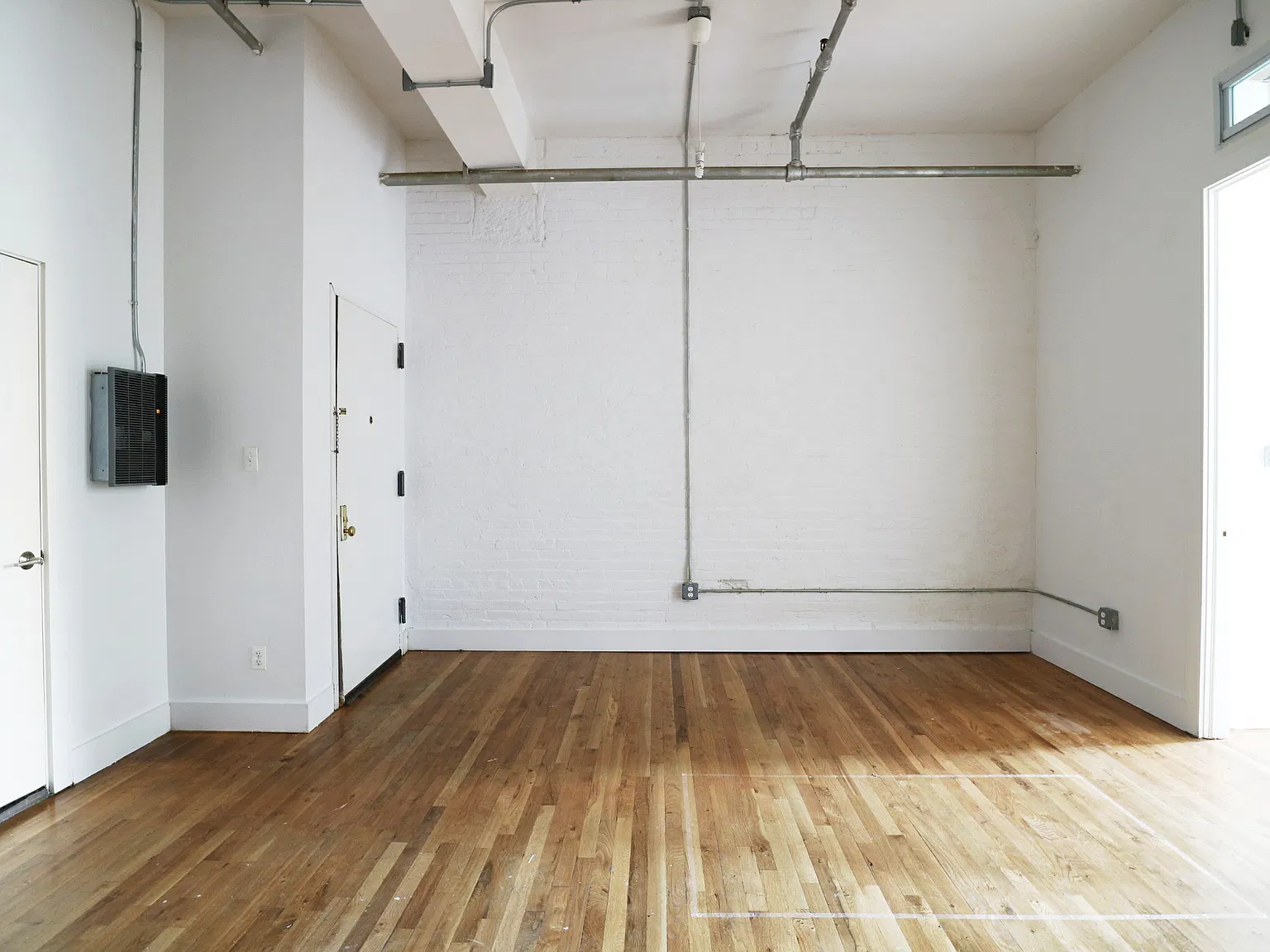 885 Park Avenue — Photo 3
