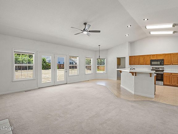 5th image of 3820 Center Dr