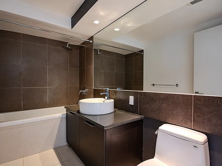 27 Quincy St #3D — Photo 11