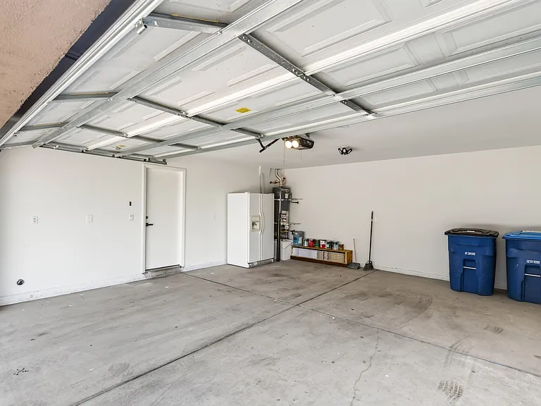 10213 Missouri Meadows St — Photo 37