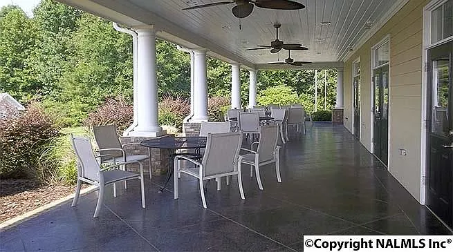325 Acorn Grove Ln SW — Photo 8