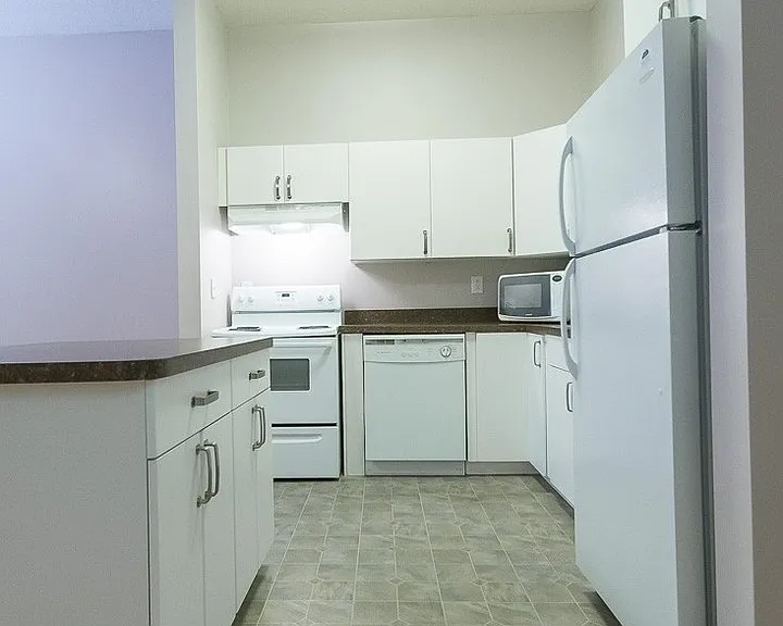 Tenth & College Apartments — Photo 19
